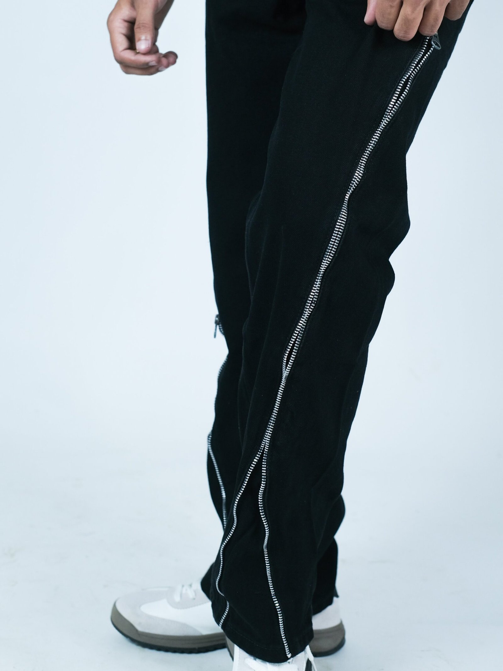 Black Baggy Jeans - Image 2