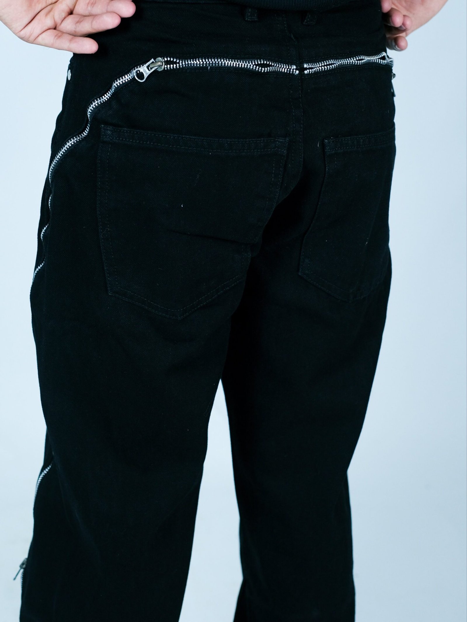 Black Baggy Jeans - Image 3
