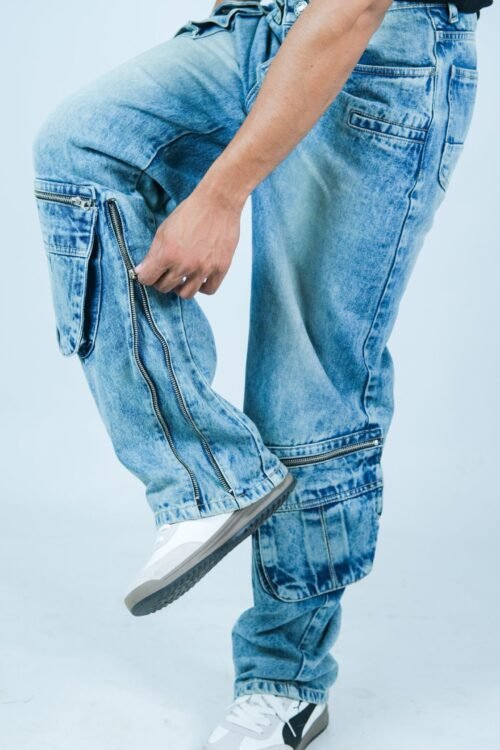 Multi-Pocket zipped Baggy Jeans
