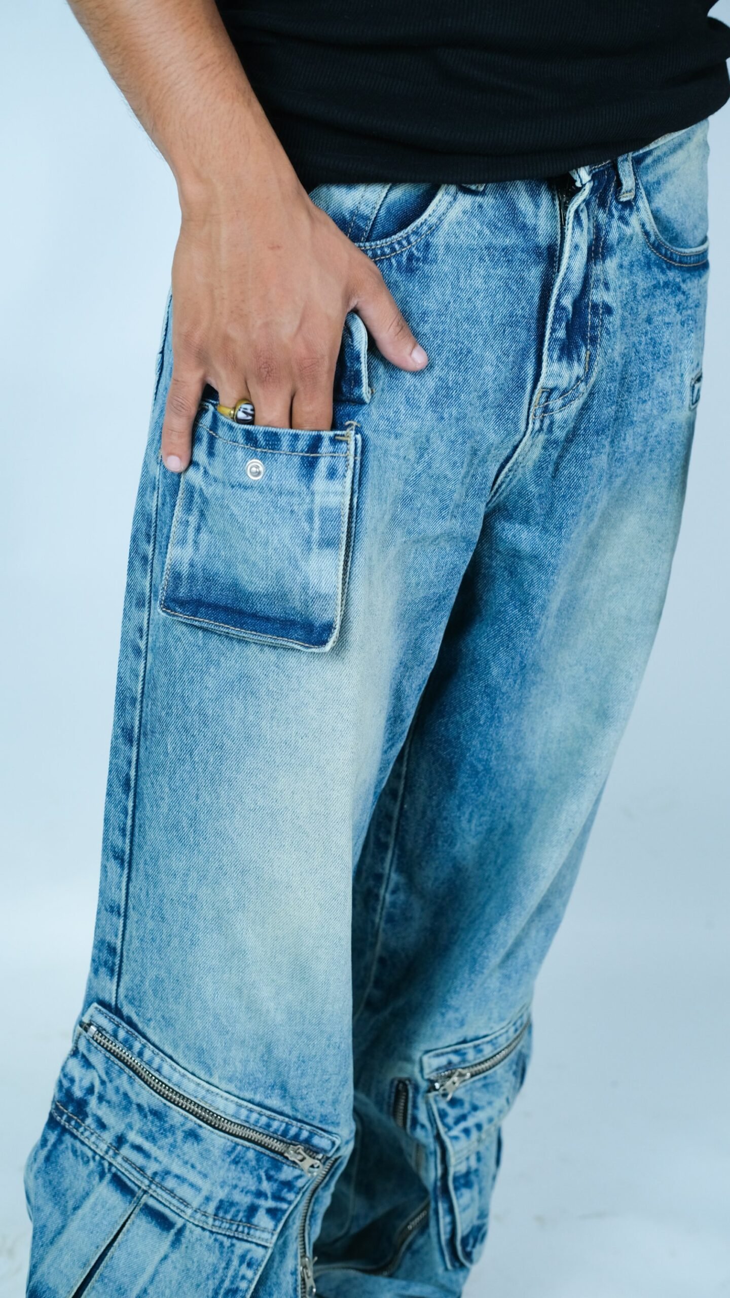 Multi-Pocket zipped Baggy Jeans - Image 3
