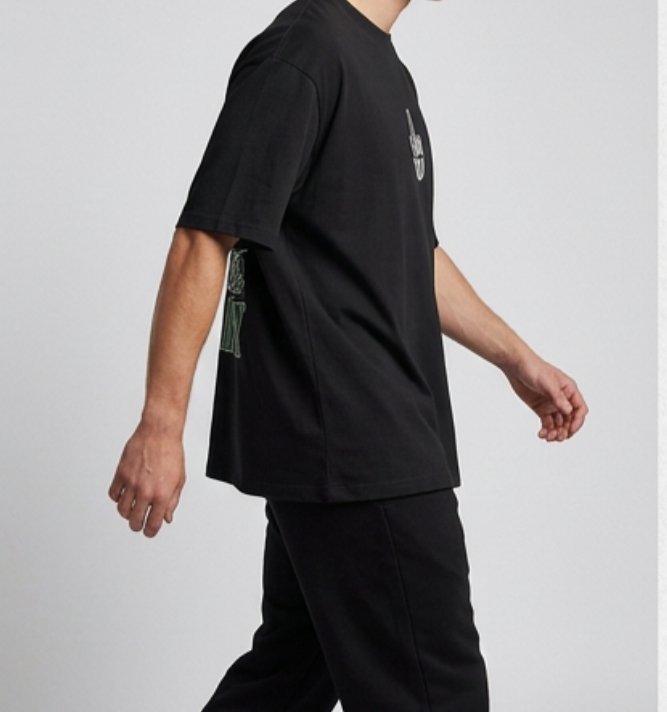 Money Graphic Oversized Black T-Shirt - Image 4